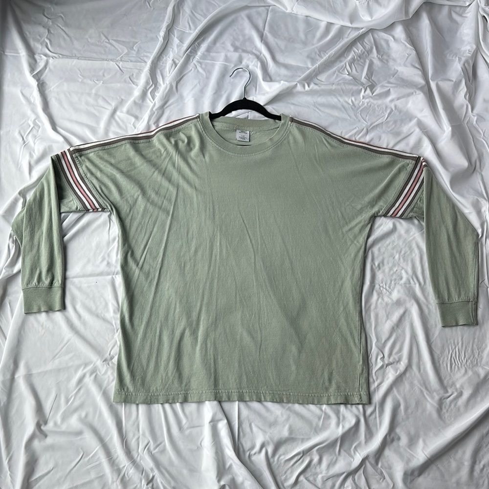 Urban Outfitters Men's Green Long Sleeve Shirt
